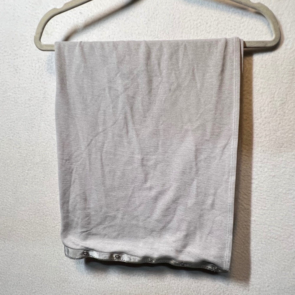 Lululemon Light Gray Studio Wrap Scarf Top‎ Snap Button Athletic Cover Up